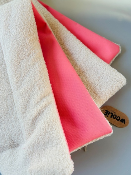 Dwustronna mata wodoodporna pastelowy róż