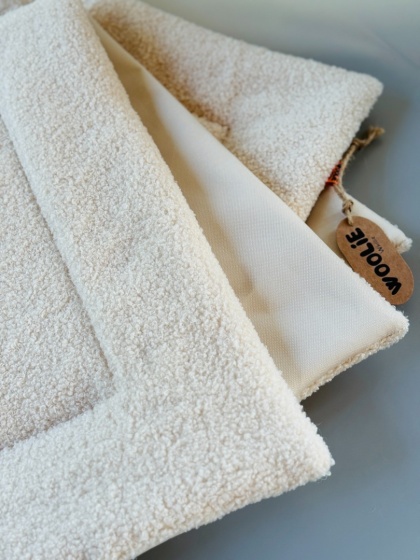 Dwustronna mata wodoodporna beżowa