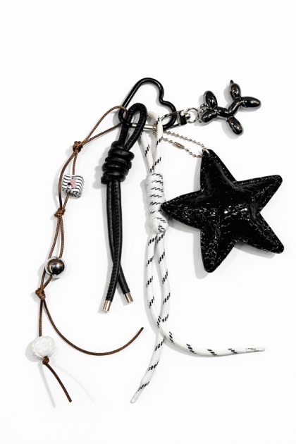 Breloczek "Dog Mom" biało-czarny