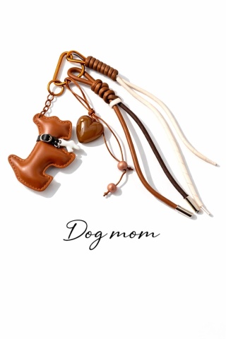 Breloczek "Dog Mom" brązowy